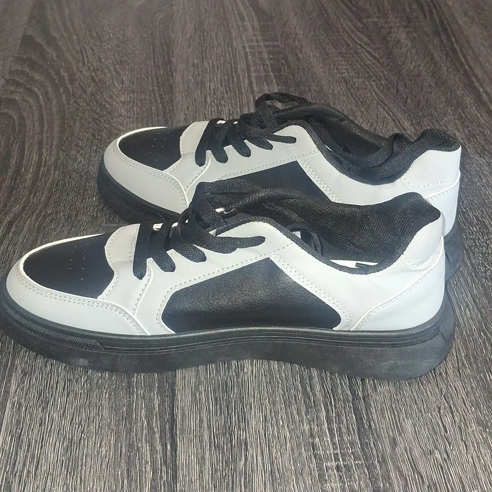 Skateboard Sneakers- Mens Sz 8 - Euro-41